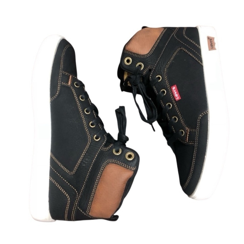 LEVI CASUAL SHOES SZ 8